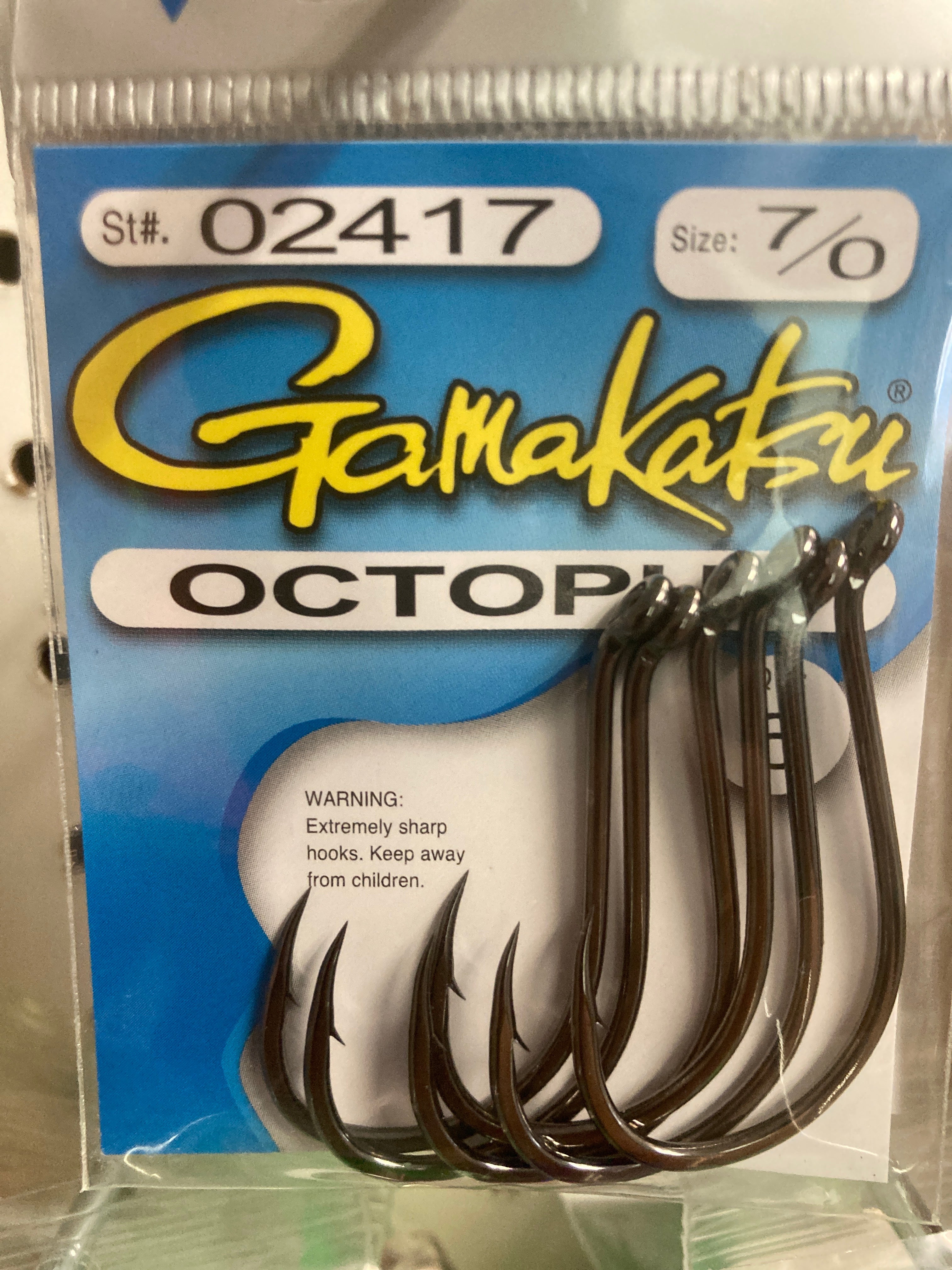 GAMAKATSU fishing hooks, size 7/0, dark bronze, curved barbed hooks on card