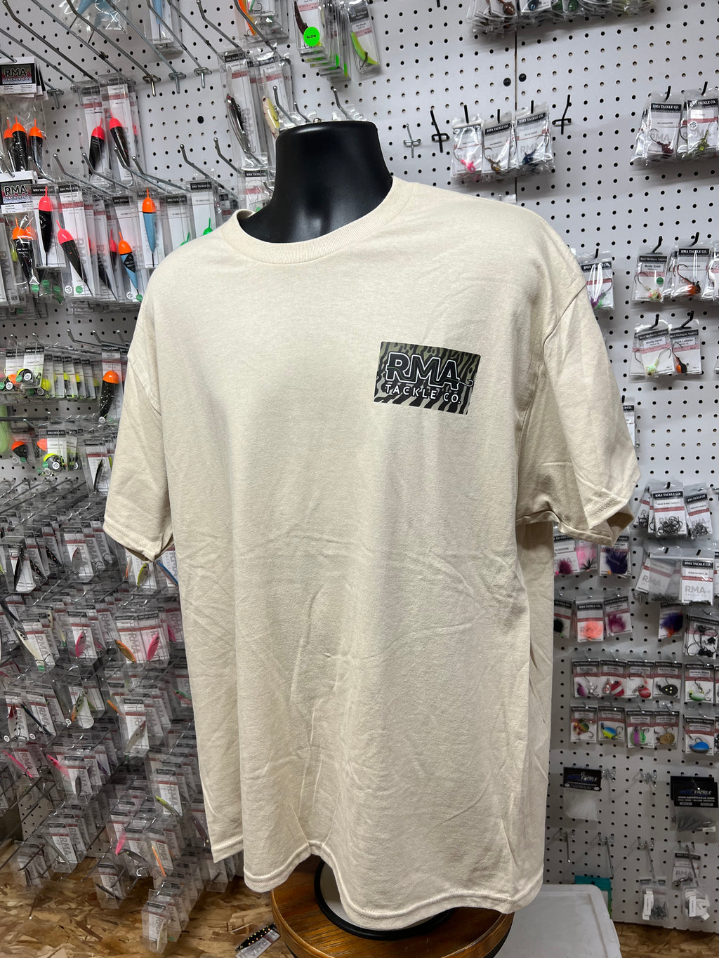 RMA T-shirt in light color with small chest logo