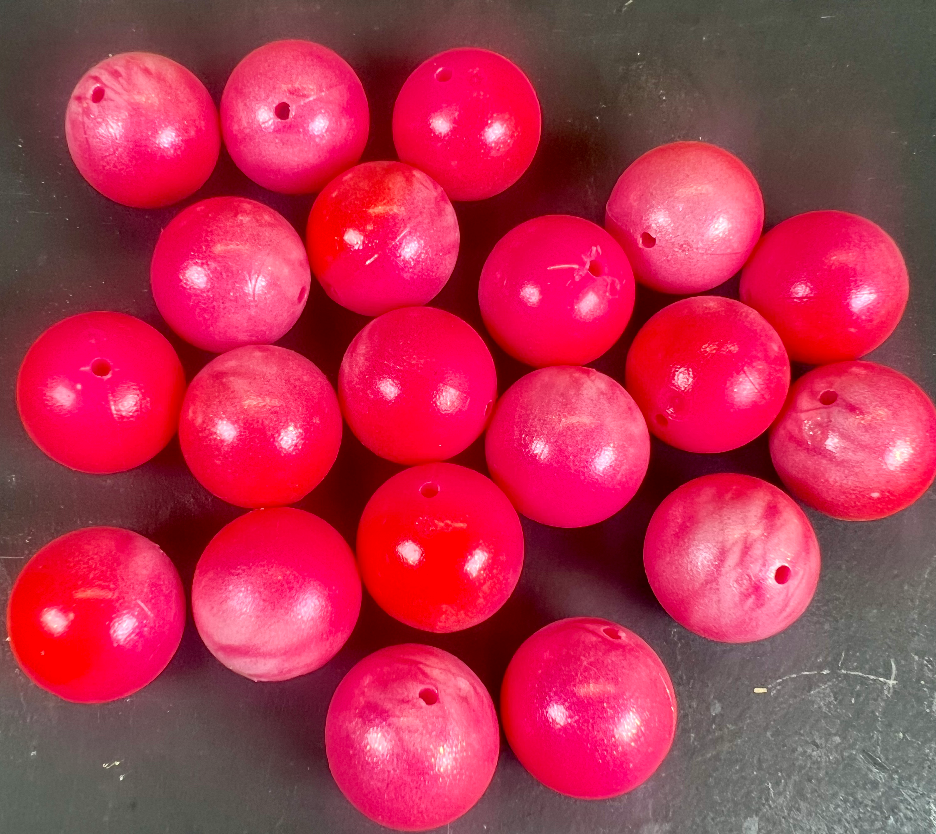 Pink 16mm plastic fishing bead for steelhead & salmon, with center hole