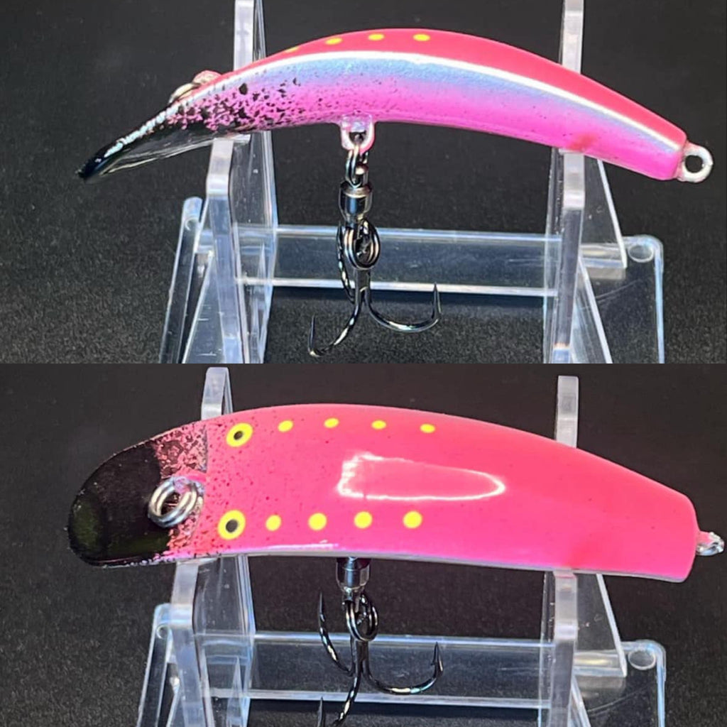 Bushscotti UV Swiftfish pink lure with yellow dot pattern, black tail and treble hooks
