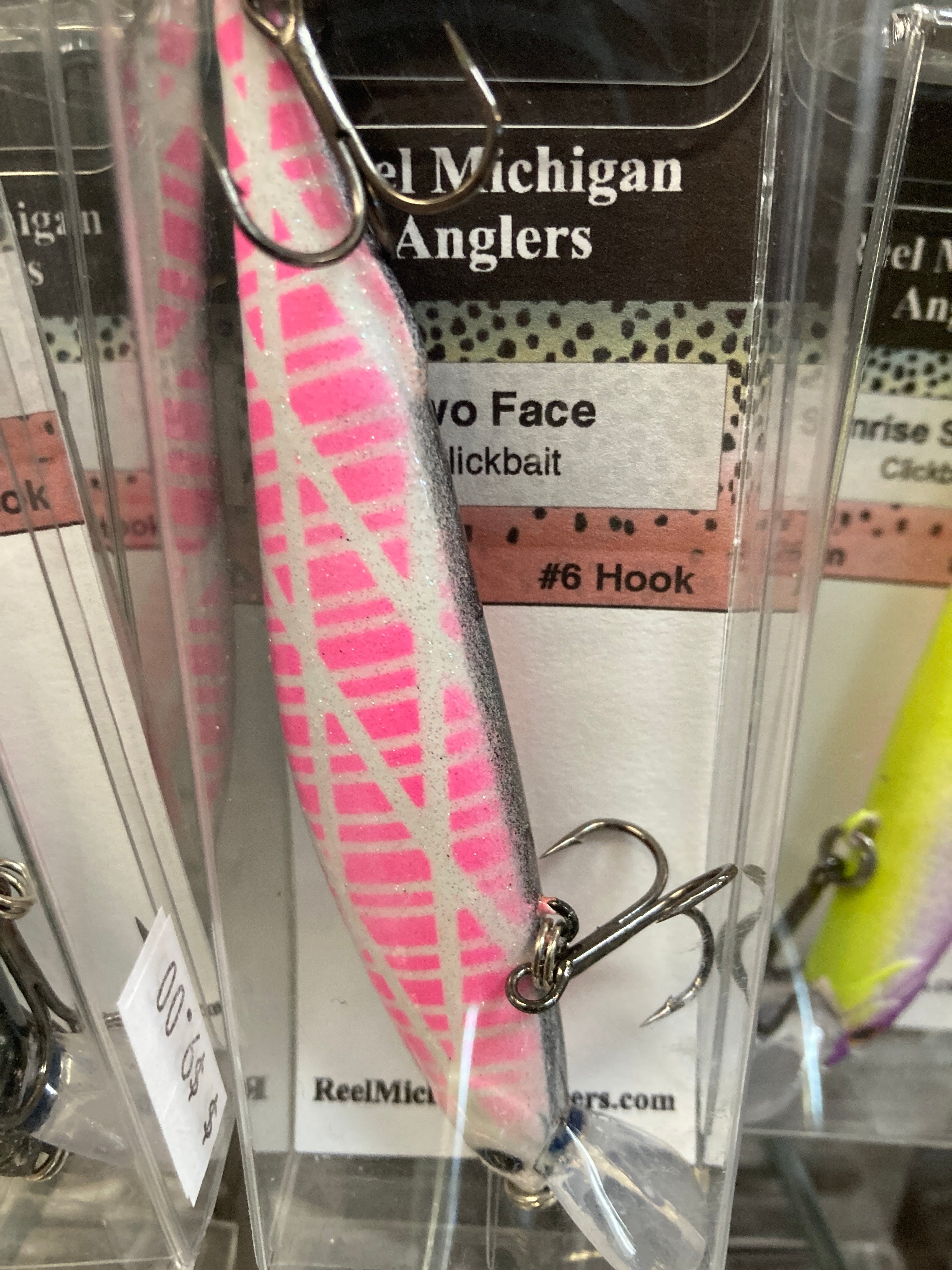 4.25 in fishing lure, pink and white zebra stripes, lip and double hooks