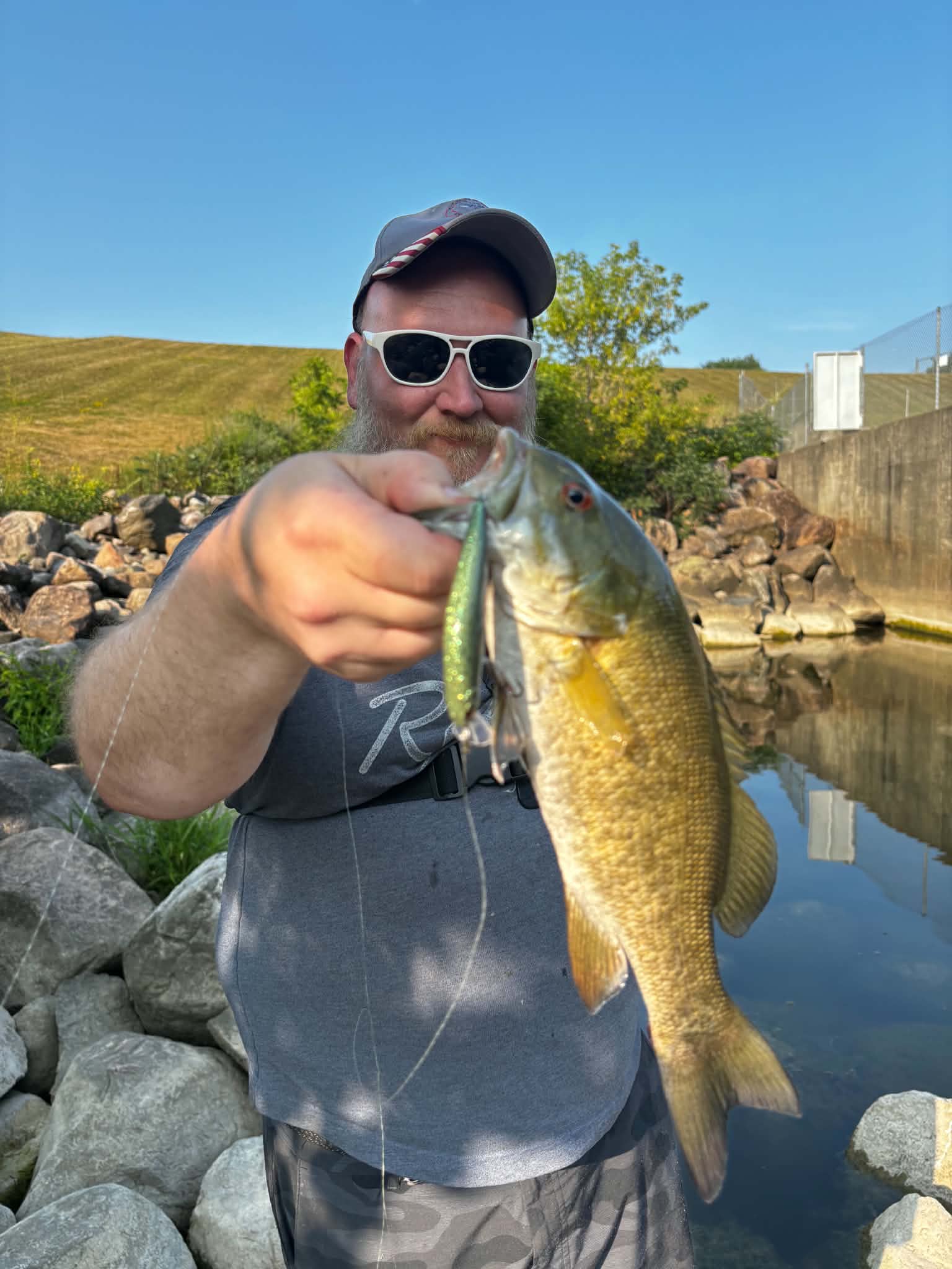 Bassinator Clickbait Series 4.25in 1/2 oz Jerkbait with 3x Hook