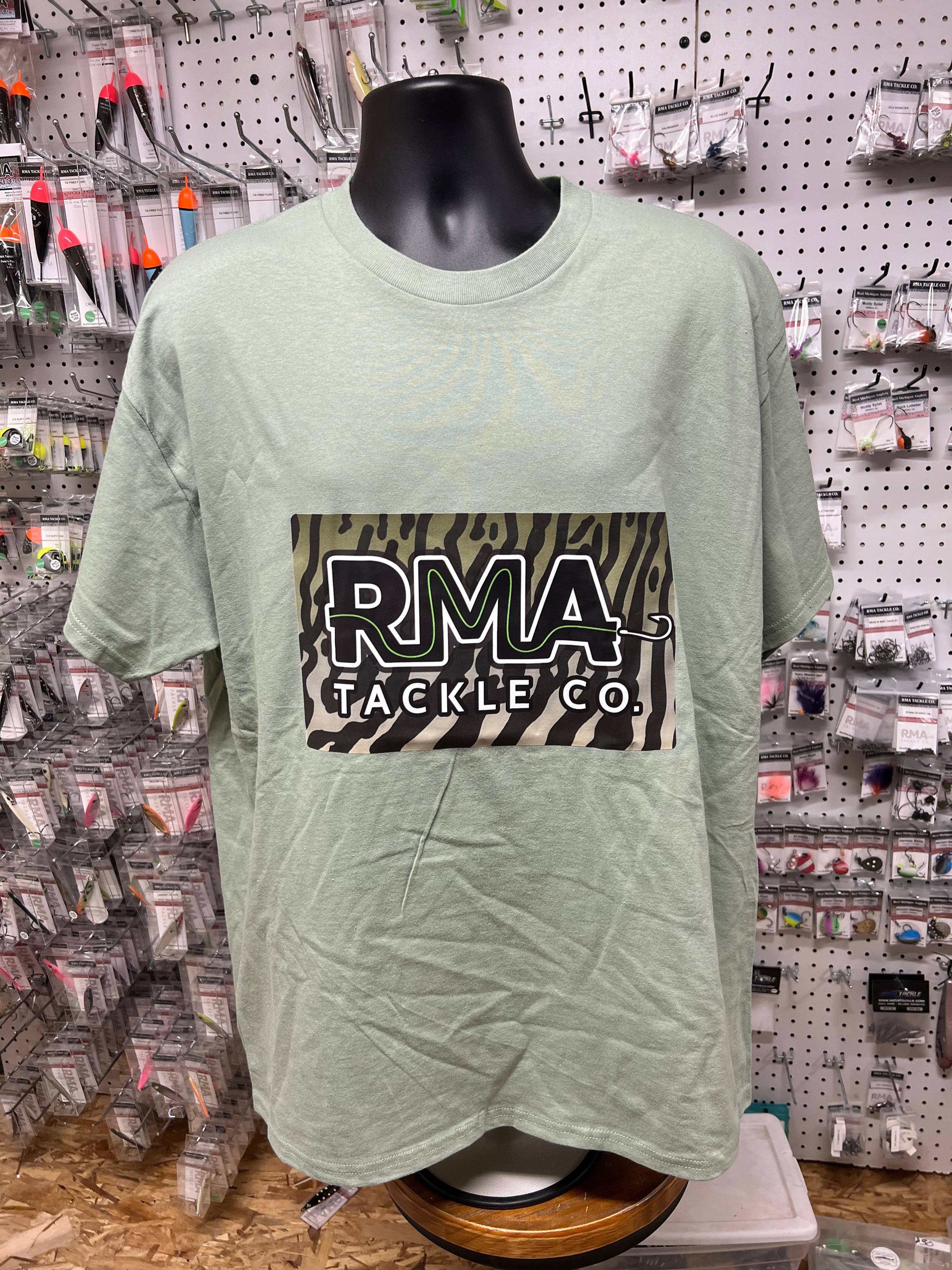 XL RMA Tackle Co T-shirt, light gray graphic front logo