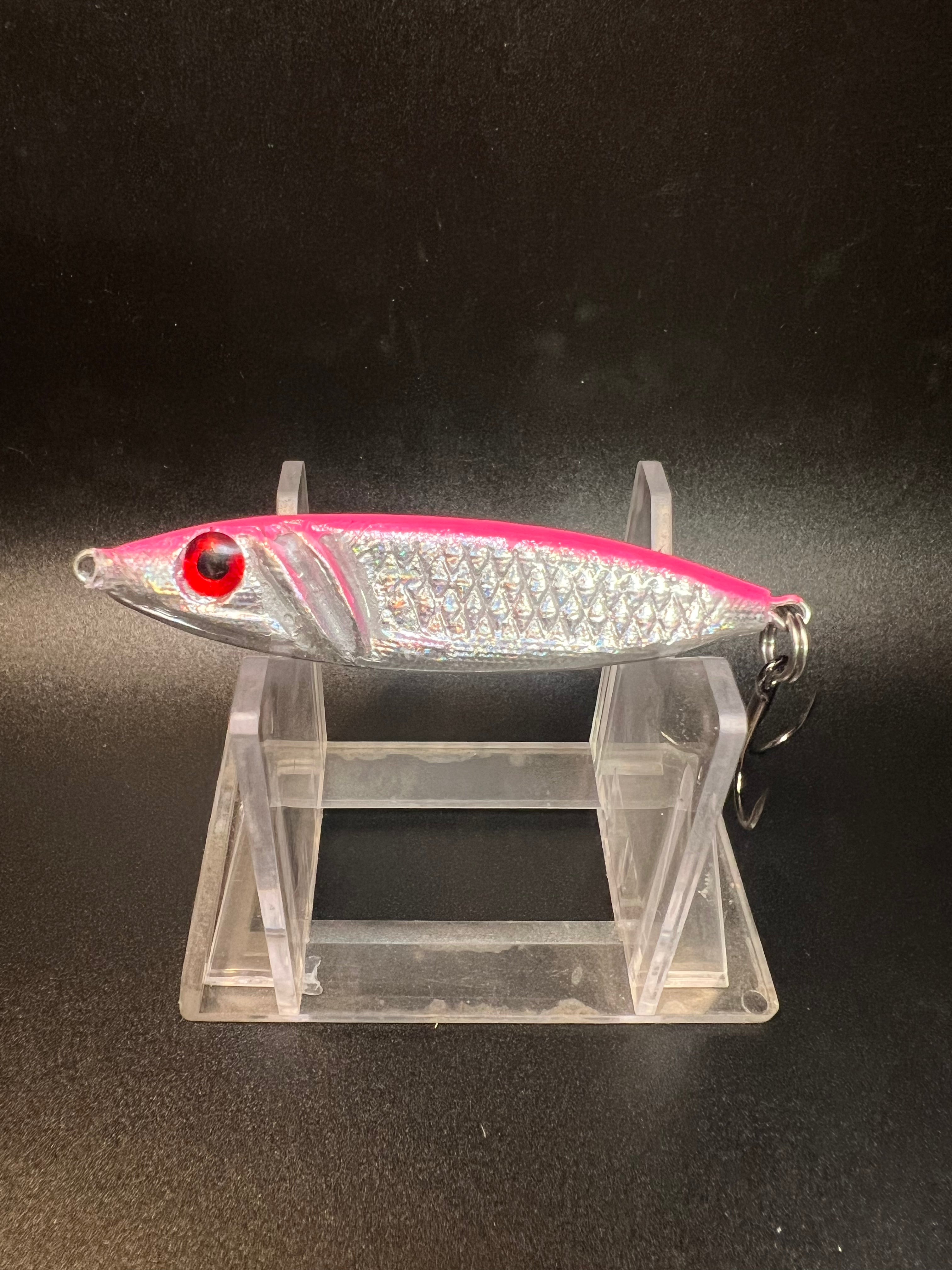 Avenged Salmonfold 3/4 oz jigging spoon in pink and silver with red eye