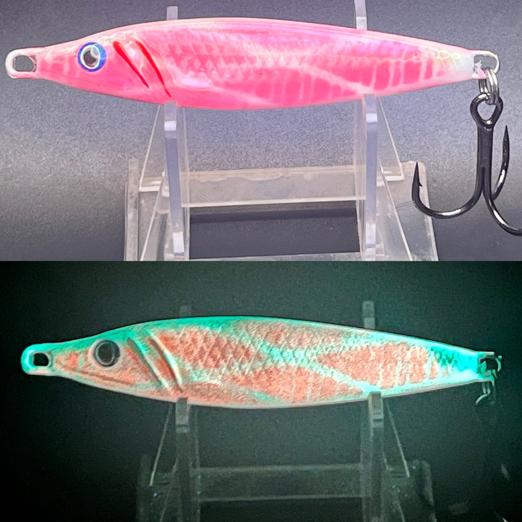 Fishing jigging spoon set, pink and turquoise with scale pattern, metal eyelets and hook