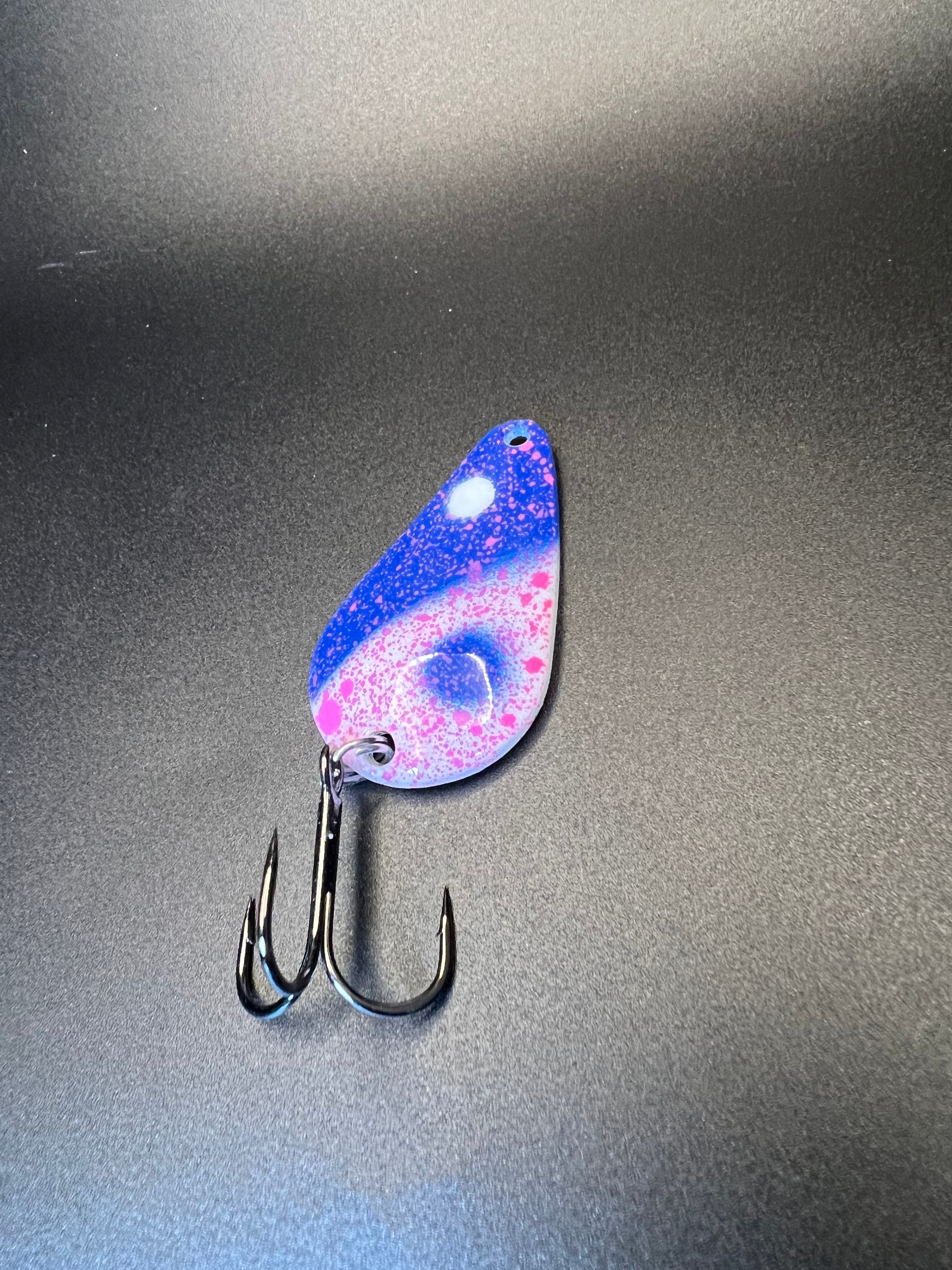 Peir Blue Glow TJ bobbler lure, blue-pink speckled body with two treble hooks