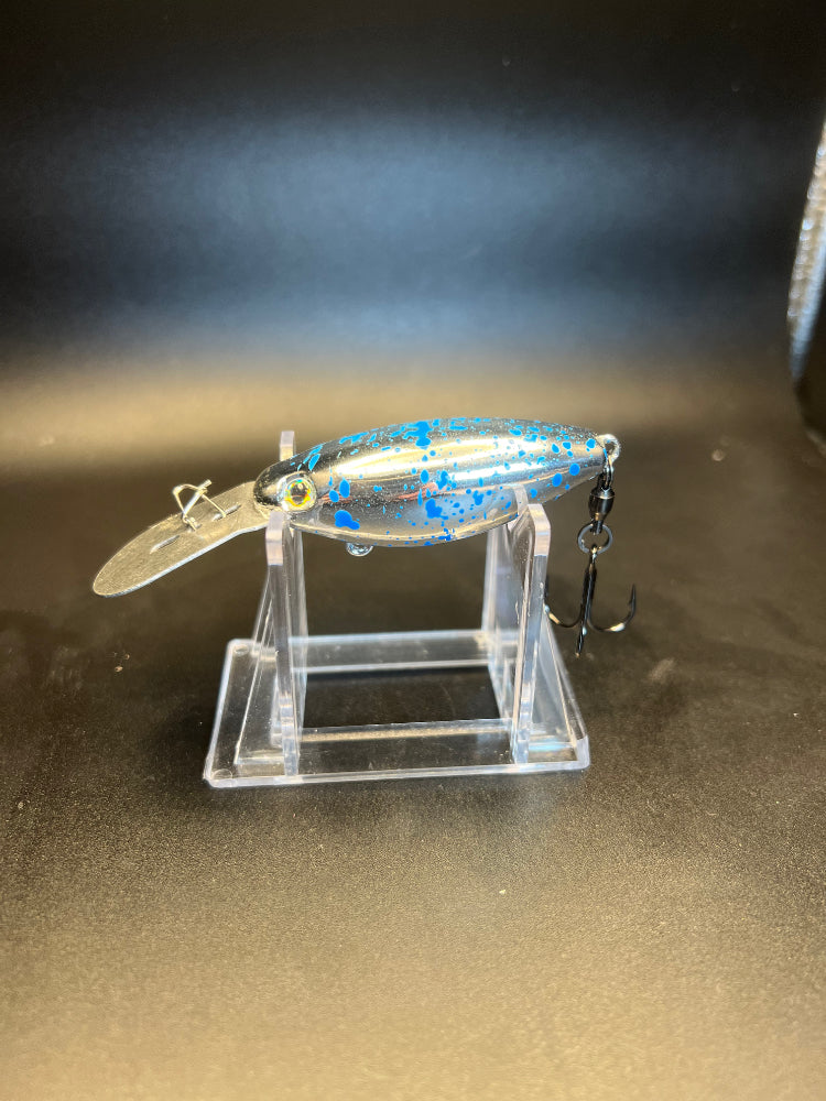 Honolulu Blue UV trolling plug lure with speckled blue finish, 2 treble hooks and lip